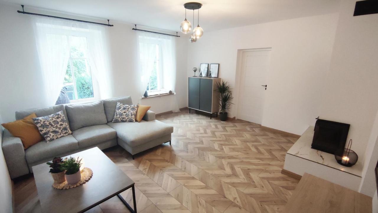 B&D Apartament Chelmiec Apartment Валбжих Екстериор снимка
