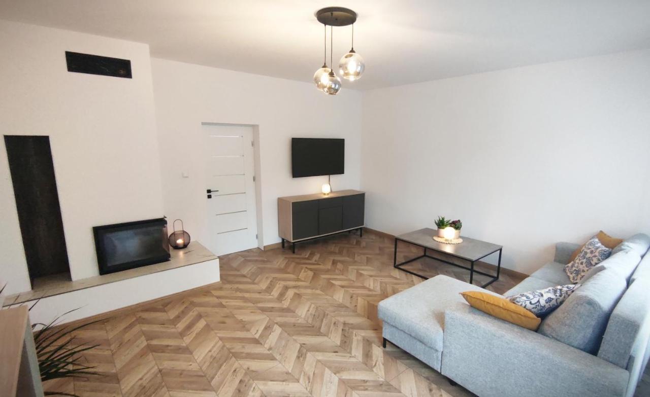 B&D Apartament Chelmiec Apartment Валбжих Екстериор снимка