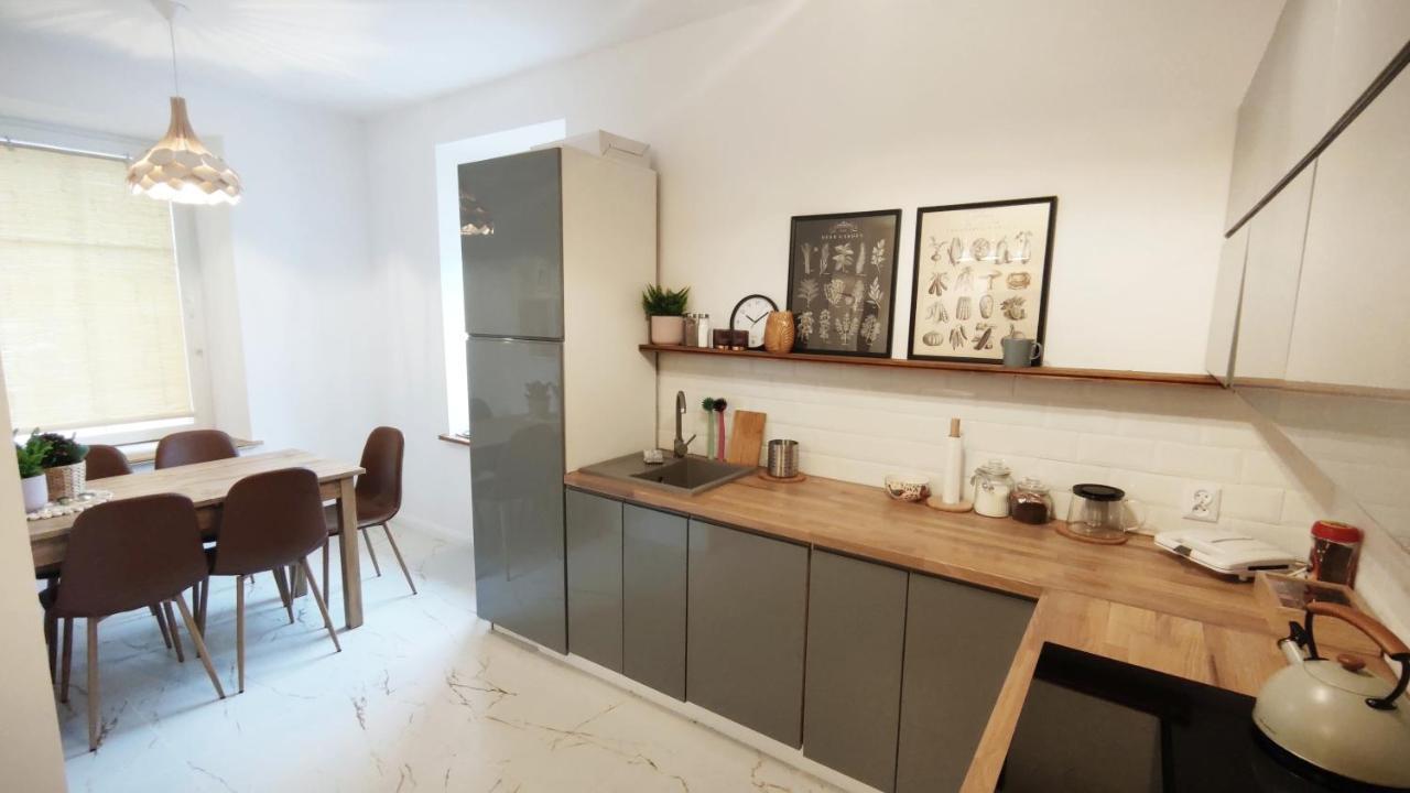 B&D Apartament Chelmiec Apartment Валбжих Екстериор снимка