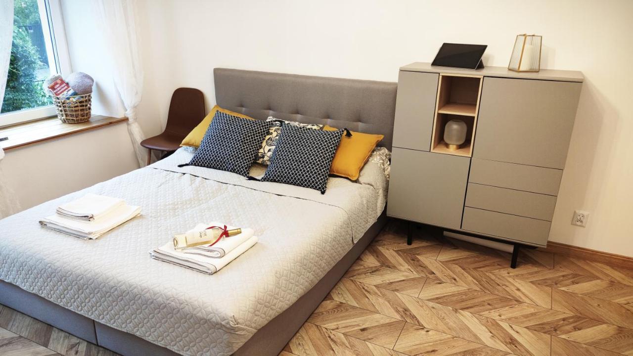 B&D Apartament Chelmiec Apartment Валбжих Екстериор снимка